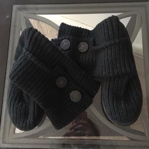 Black sweater UGGs